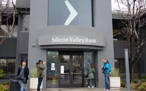 硅谷银行被“兜底”，但市场的恐慌还远远没有结束