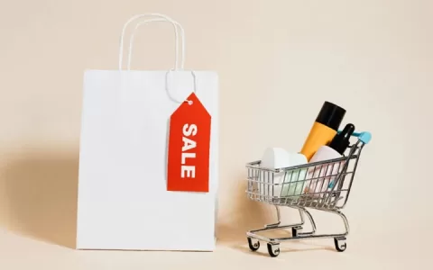 亚马逊与京东、TikTok先后“联姻”，“抱团取暖”成电商行业新共识？