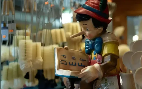 短剧时代：流量、成瘾与被瓦解的人