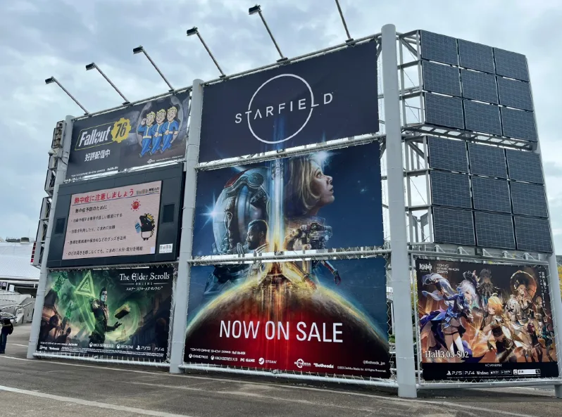 在东京千叶幕张展览馆，中国游戏人潮汹涌