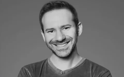 “色情界扎克伯格”拉万千女孩“下海”的OnlyFans创始人去世了！年仅43岁，留下47亿资产